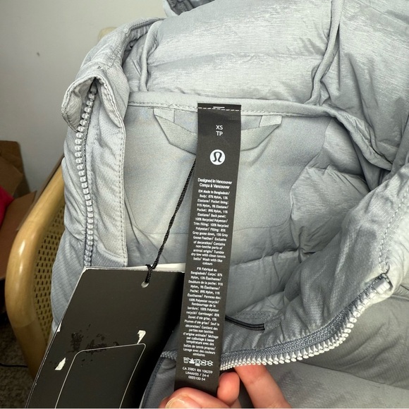 NWT Lululemon Navigation Down Fill Hoodie - Picture 8 of 8